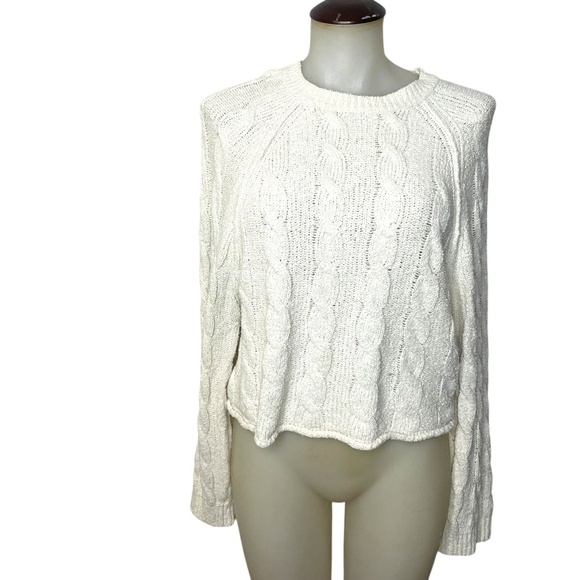 Cable Knit Sweater 🤍 - Picture 1 of 8